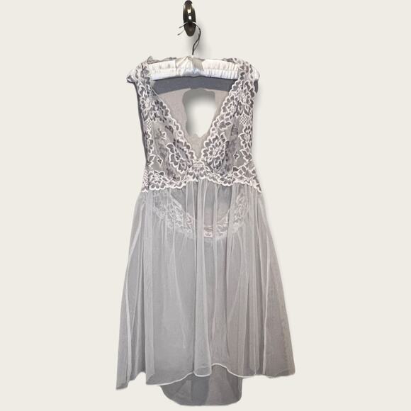 Victoria’s Secret Lace and Tulle Halter Chemise Size M - Picture 3 of 8